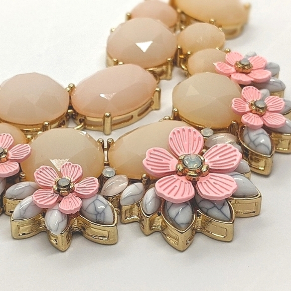 Vintage Pink Floral Bib Statement Necklace, Gold Tone with Frosted Crystal - Picture 5 of 8